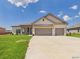 22567 Donahue Dr, Athens, AL 35613