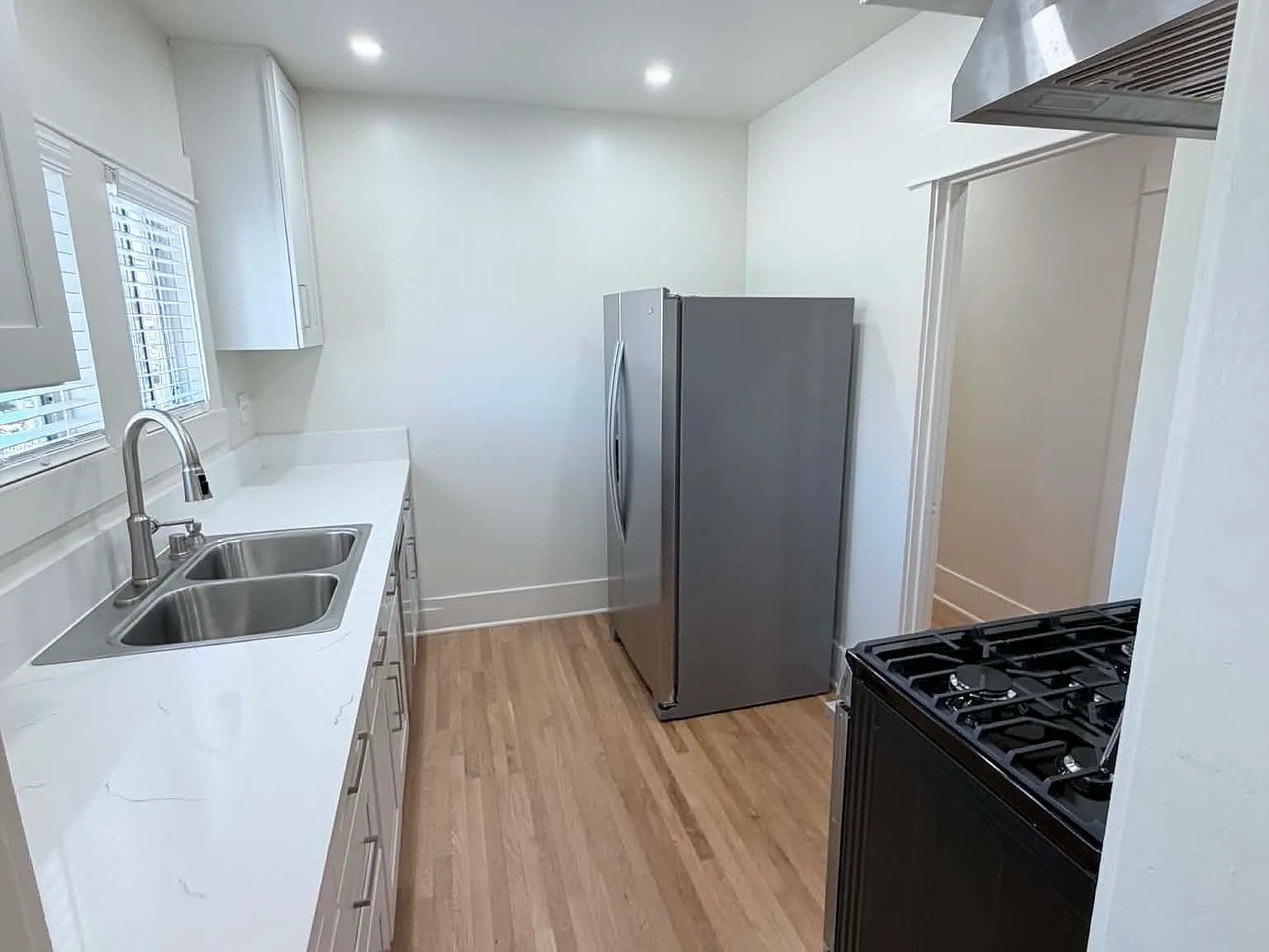 1002 W 21st St — Photo 3