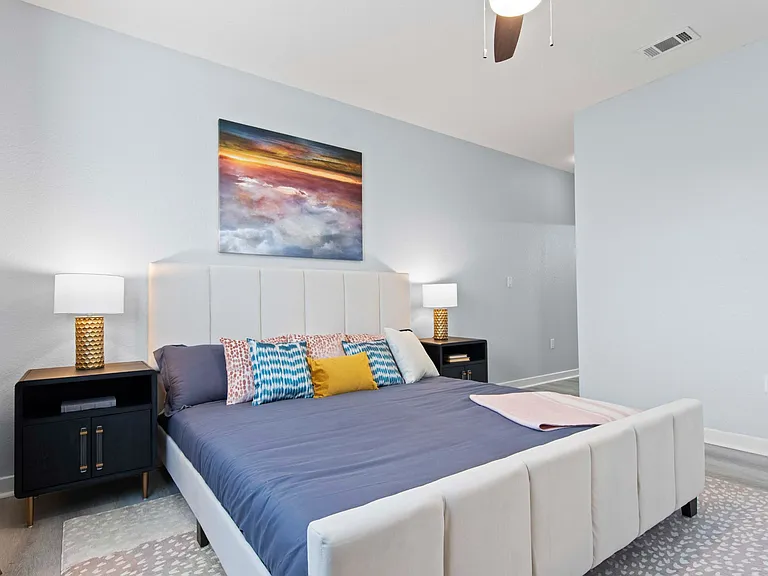Elan Apartments — Photo 22