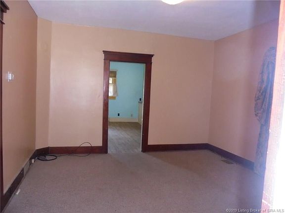 3rd image of 1105 E Market St