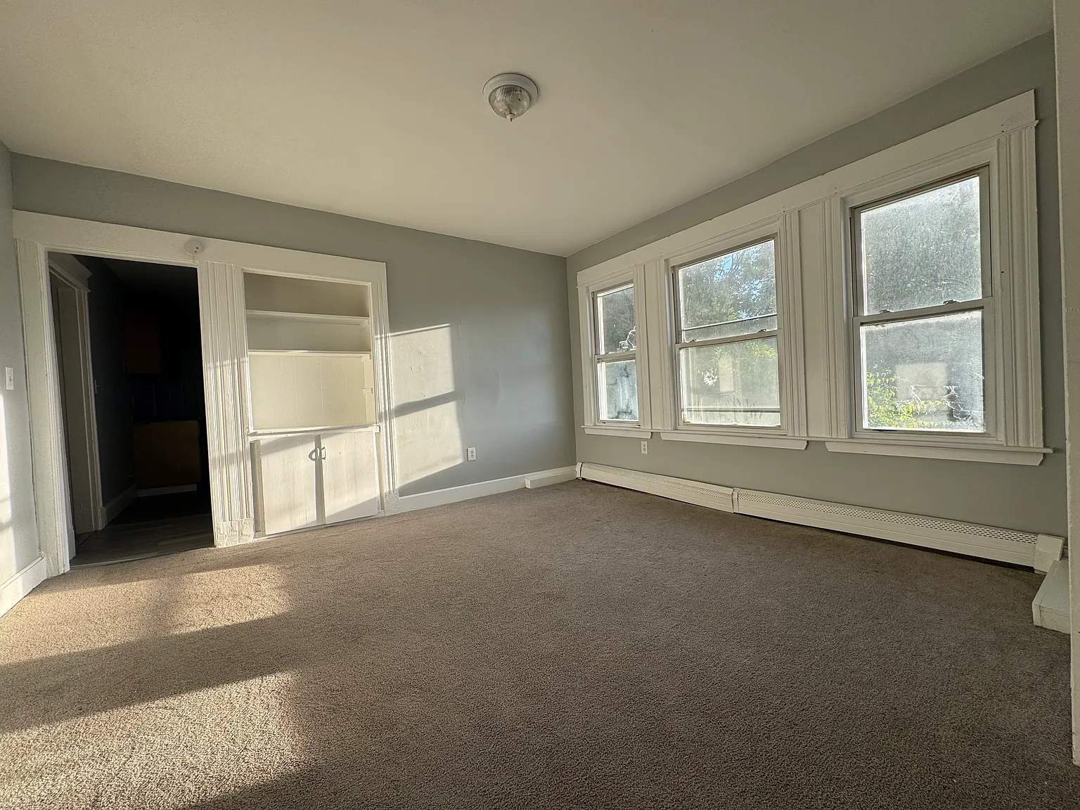 3 bed, 1100 sqft, $1,395 — Photo 2