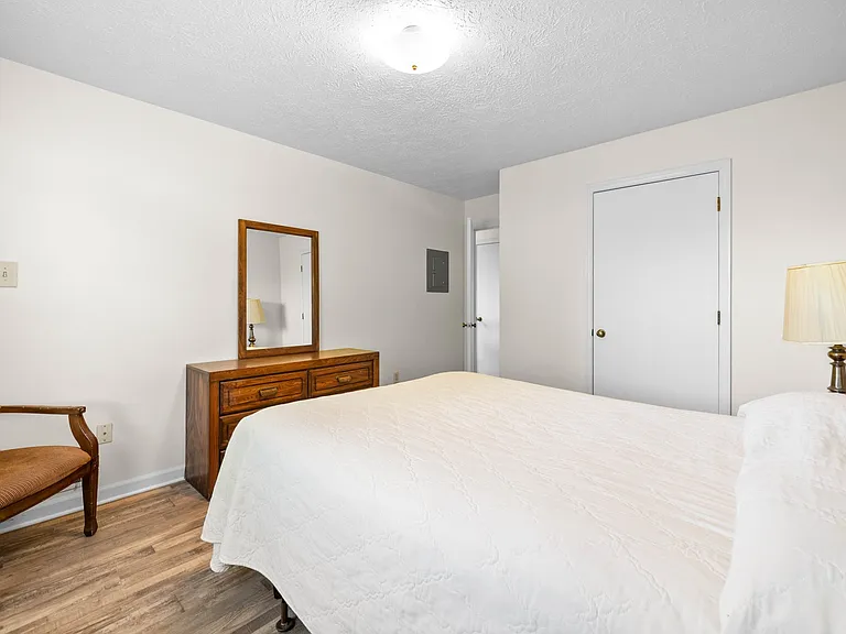 100 Laurel Cove Dr #16 — Photo 10