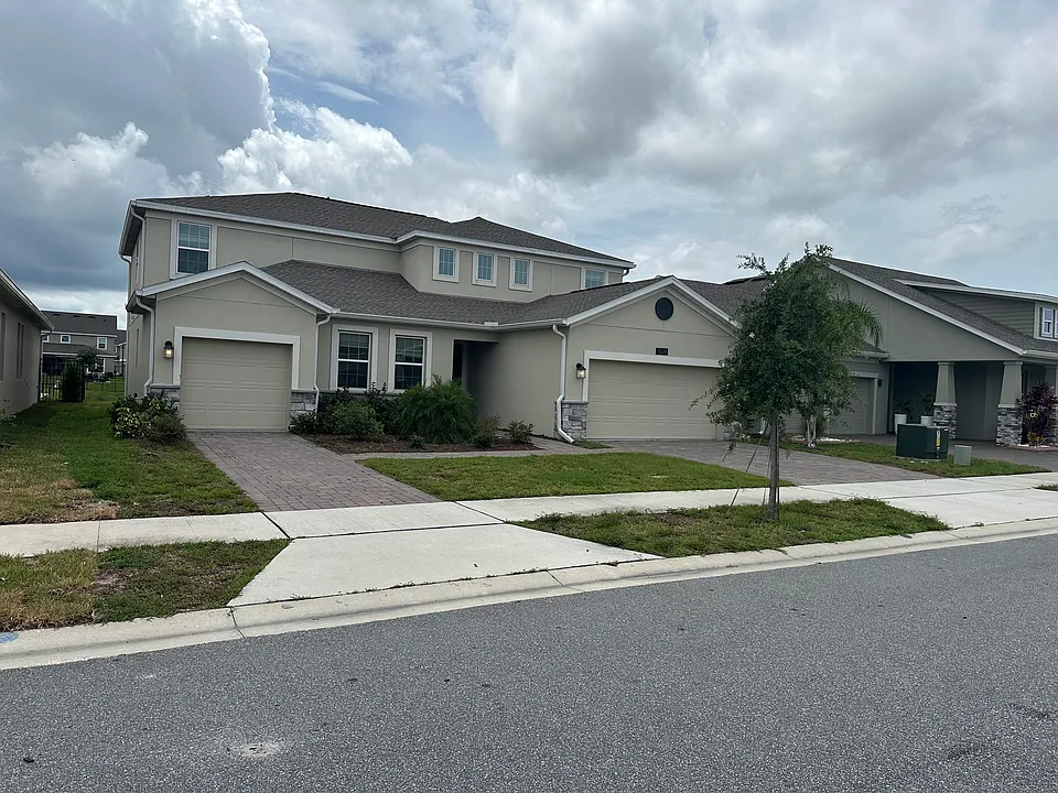 5016 Center Ct