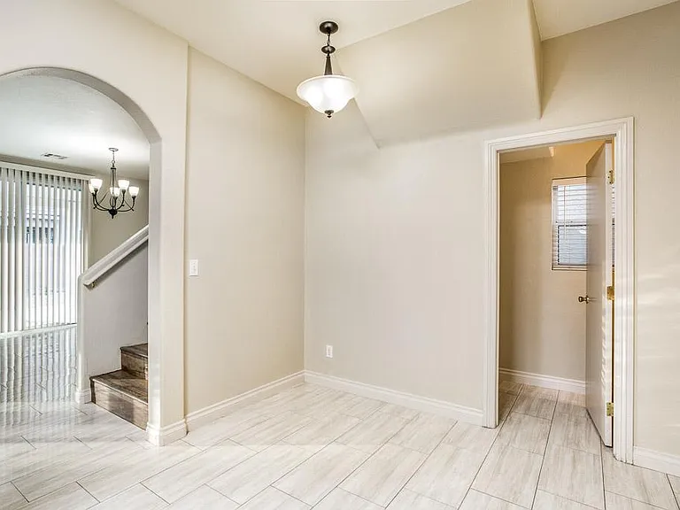 2609 Los Palos St — Photo 9