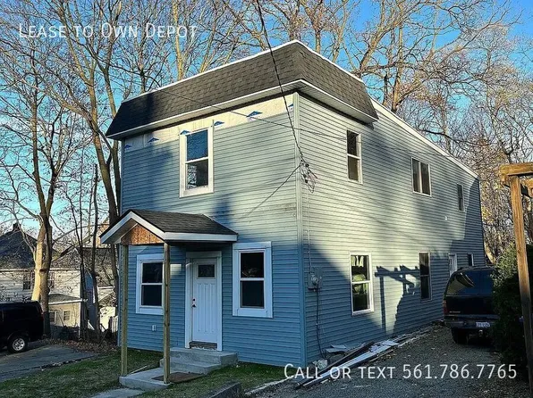 418 Hilbert St, Kalamazoo, MI 49006