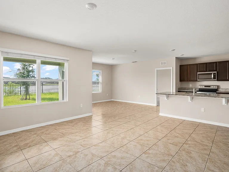 1112 Fox Path Rd — Photo 5