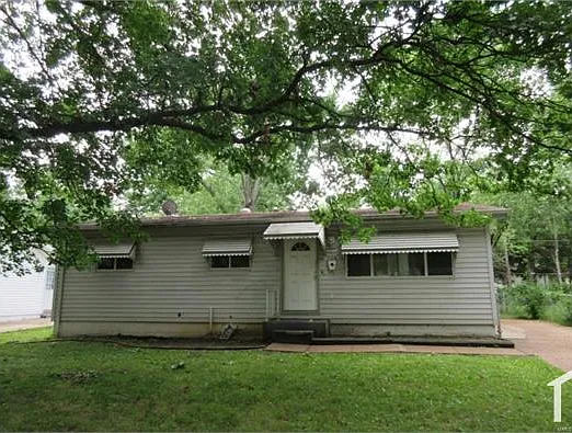 3 bed, 960 sqft, $1,600 — Photo 1