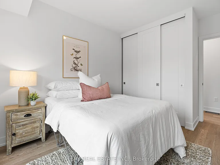 15 Acorn Ave #5 — Photo 16