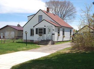 511 3rd St NE, Chisholm, MN 55719