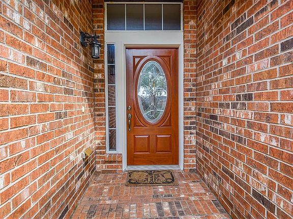 3rd image of 3217 Mossy Bend Ln