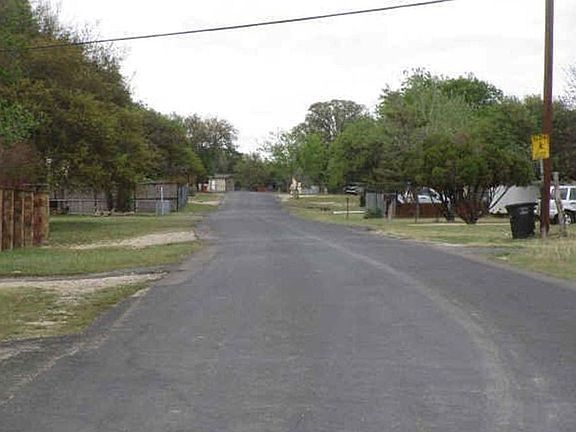 5th image of 105 Oak Ridge Dr