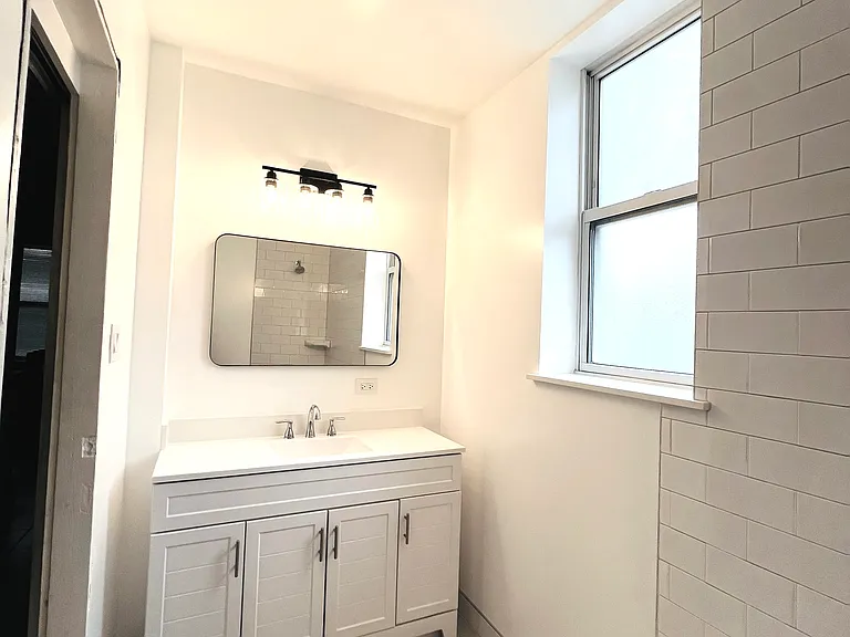 2628 W Chicago Ave #2 — Photo 5