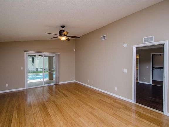 3rd image of 7336 33rd St N