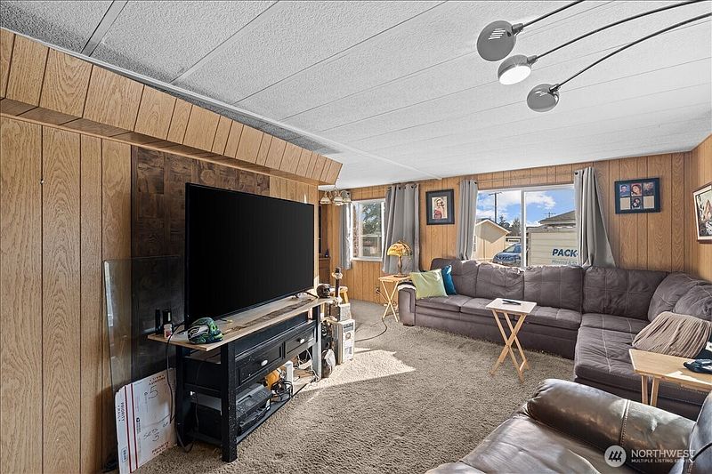 5th image of 14322 Admiralty Way #9