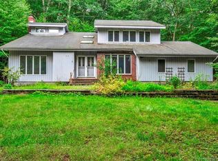 22 Hickory Hill Dr, Chester, CT 06412