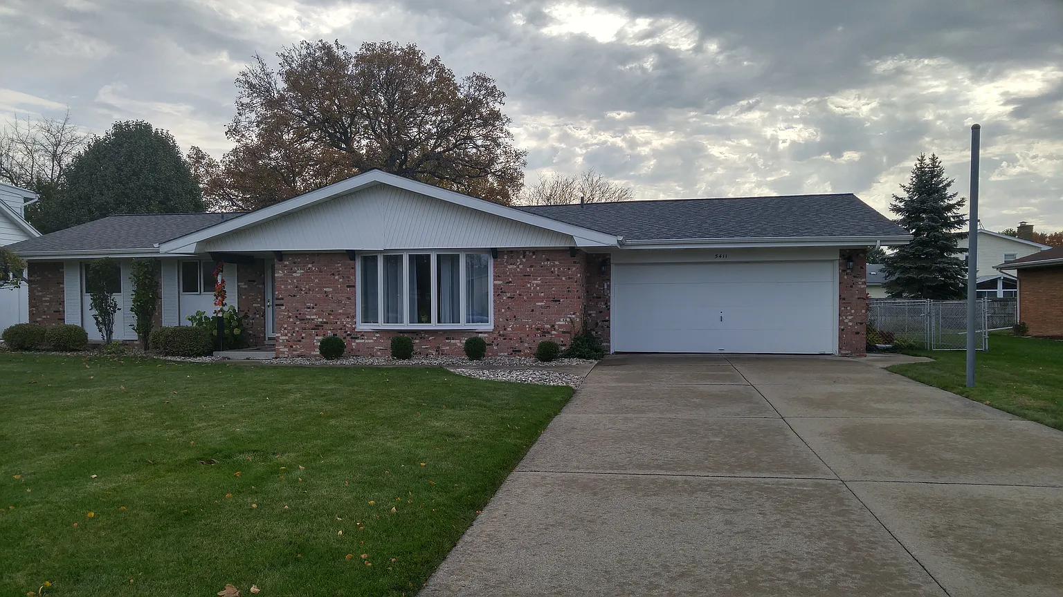 5411 Frovan Pl photo 1
