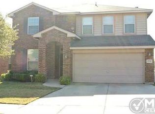 2725 Gardendale Dr, Fort Worth, TX 76120