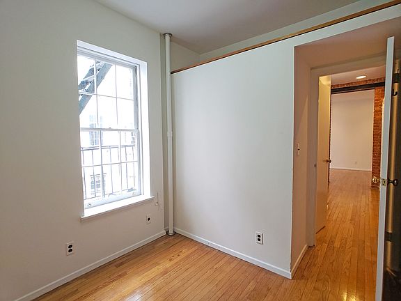 3rd image of 316 E 92nd St APT 4RE