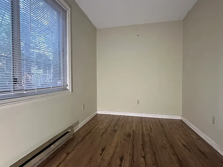 31 Hyde St #4 — Photo 6