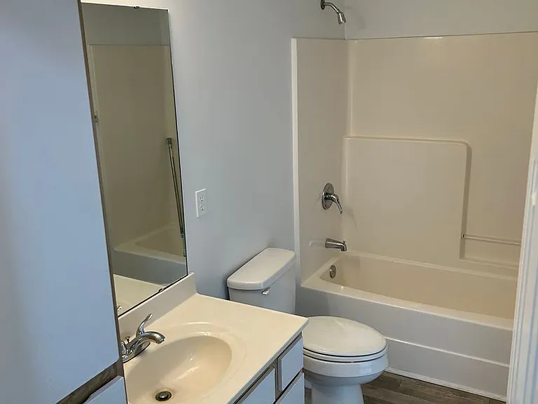 Arlington Apartments — Photo 171