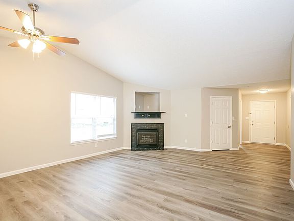 4th image of 10607 Pickens Ct