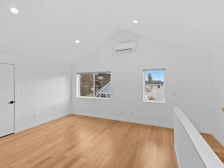 3239 61st Ave SW #B — Photo 24