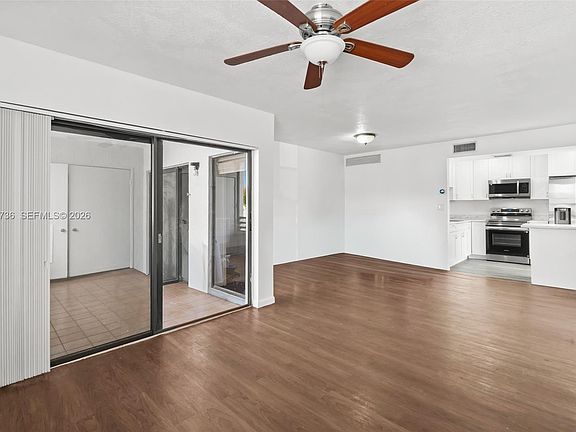 4th image of 1128 N Hiatus Rd #1128