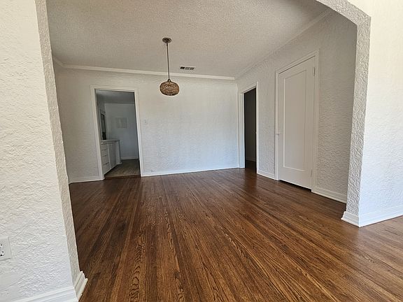5th image of 623 N Vista St