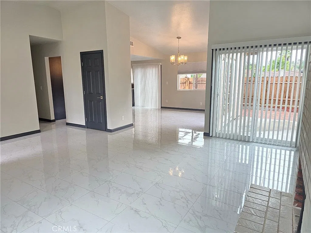 3 bed, 1441 sqft, $3,300 — Photo 3
