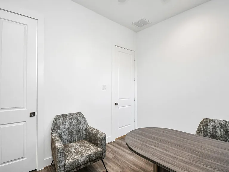 9029 Laverne Oak Ln — Photo 8