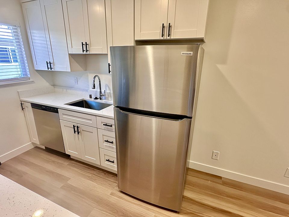 1st image of 3771 Miramar Way APT 5