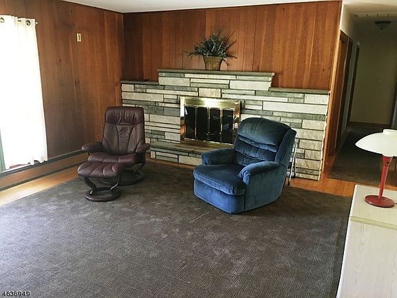 4th image of 16 Marion Dr