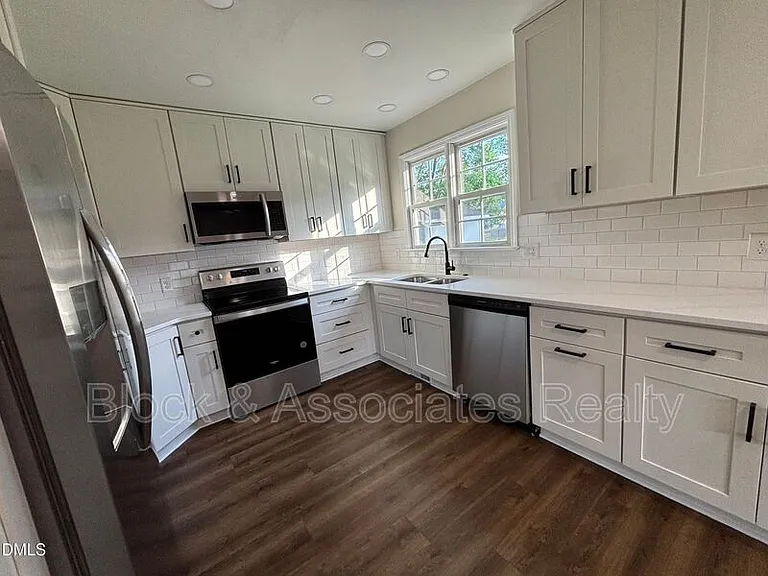 170 Devin Dr — Photo 17