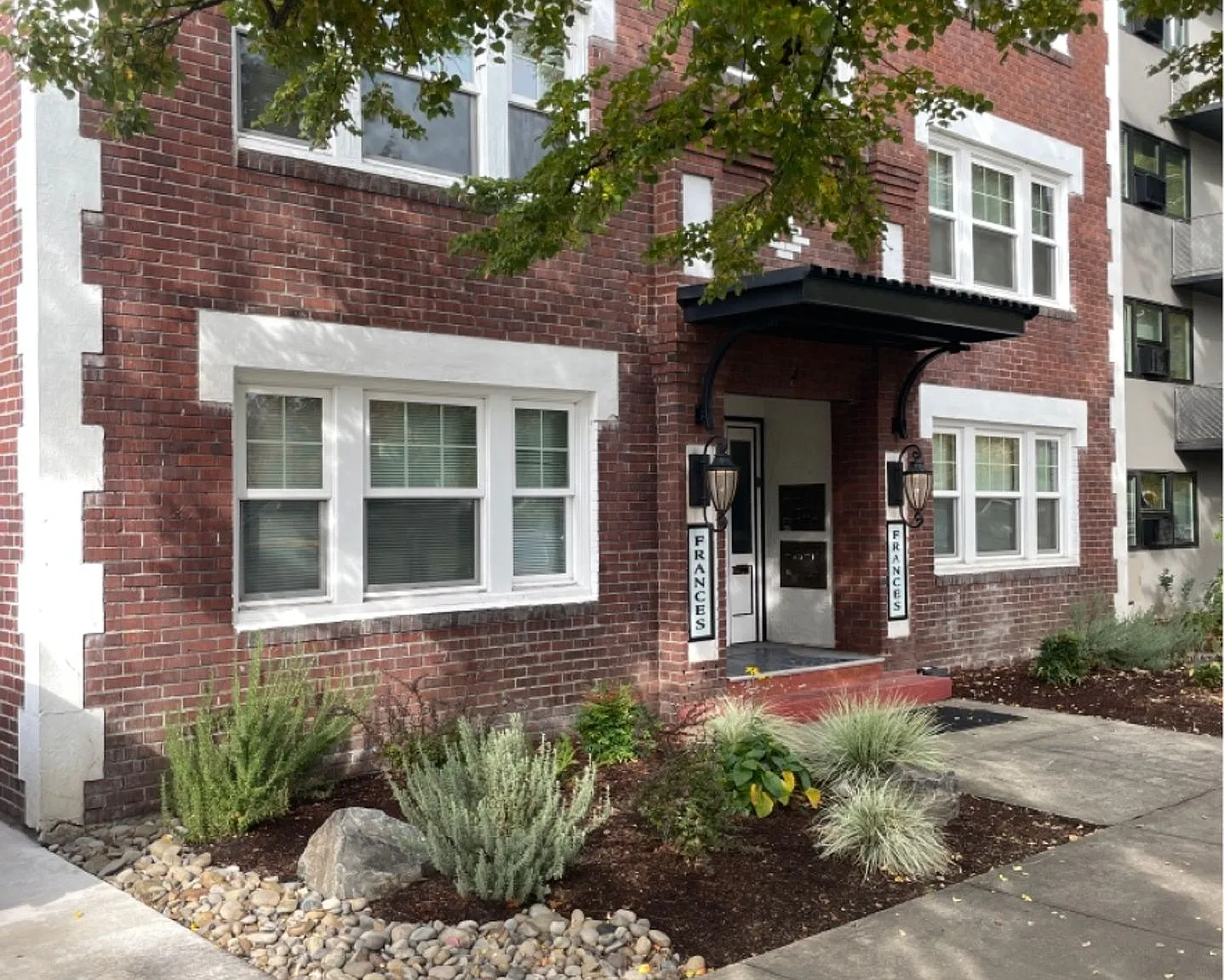 Frances Apts — Photo 3