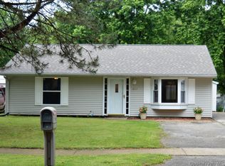 1837 Stonehenge Rd, Springfield, IL 62702