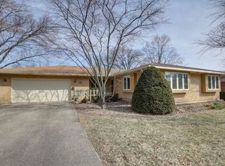 304 W Evergreen Ct, Urbana, IL