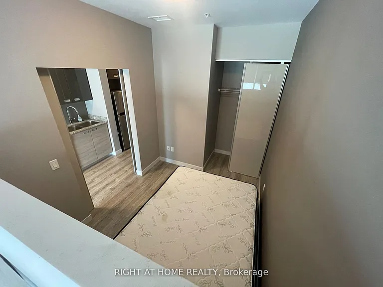 250 Albert St #102 — Photo 15