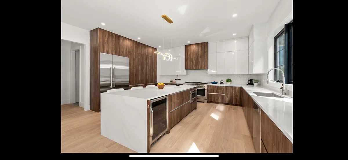 6 bed, 7.0 bath, 6846 sqft, $24,000 — Photo 3