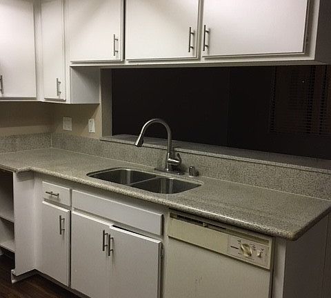 3rd image of 4856 W 117th St APT 14
