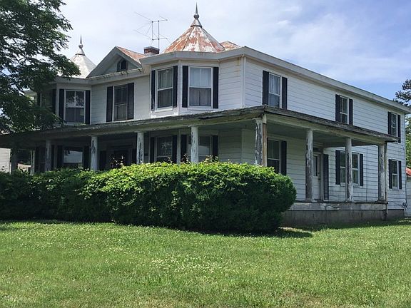 2nd image of 829 Mineral Ave