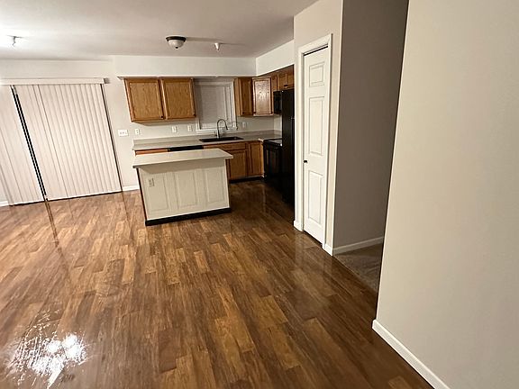 5th image of 577 Pine St APT 102