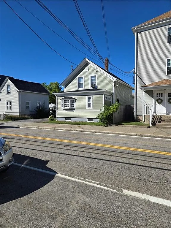 1 bed, 1.0 bath, 400 sqft, $1,300 — Photo 2