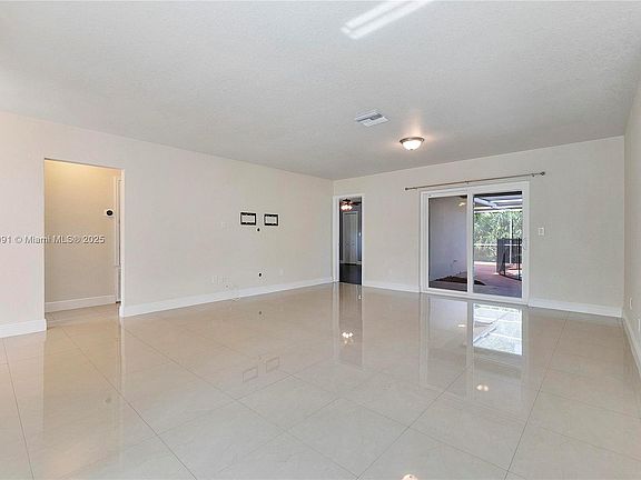 5th image of 3880 Coral Hills Dr