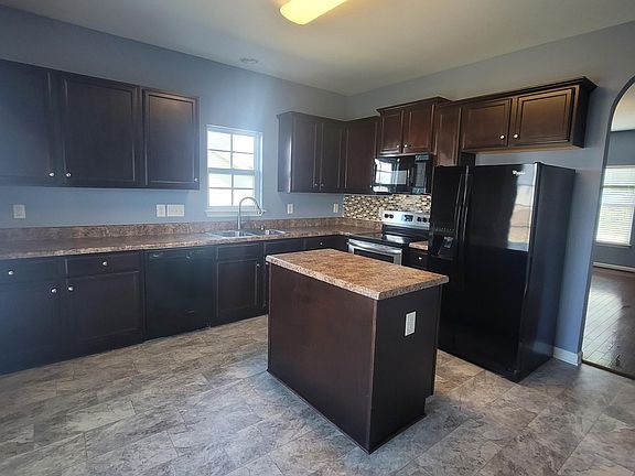 5th image of 173 Sunflower Ct