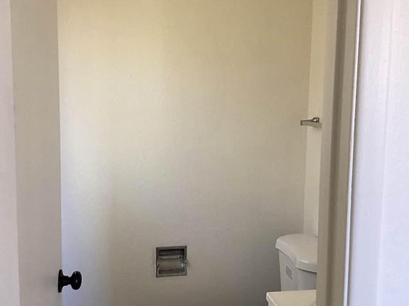 2nd image of 3141-3143 Applewood Dr