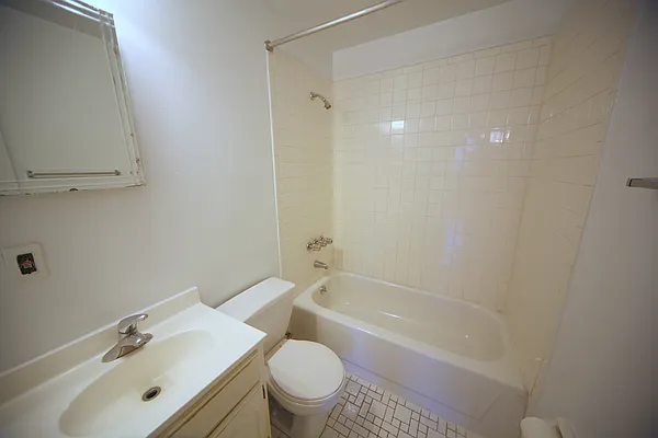 Rented by Metropolitan Realty | media 31