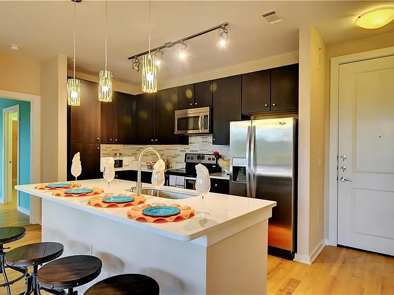 1900 Barton Springs Rd #3048 — Photo 3