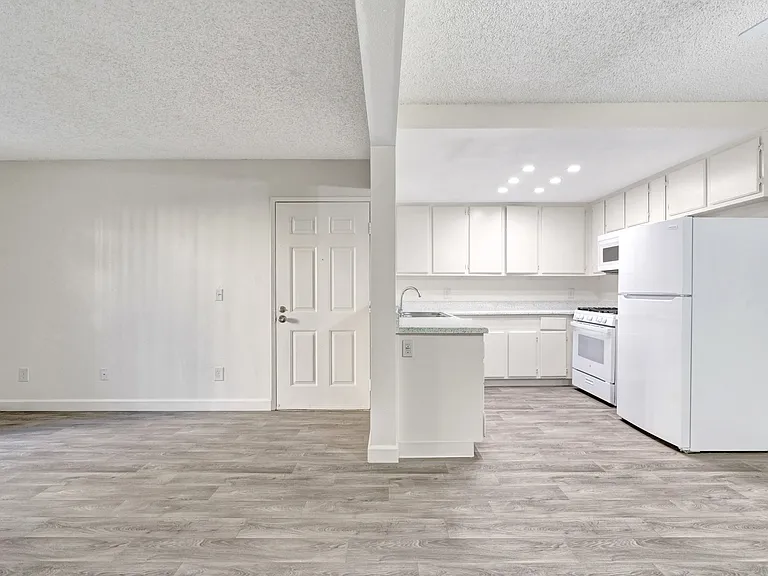 PepperTree Place — Photo 22