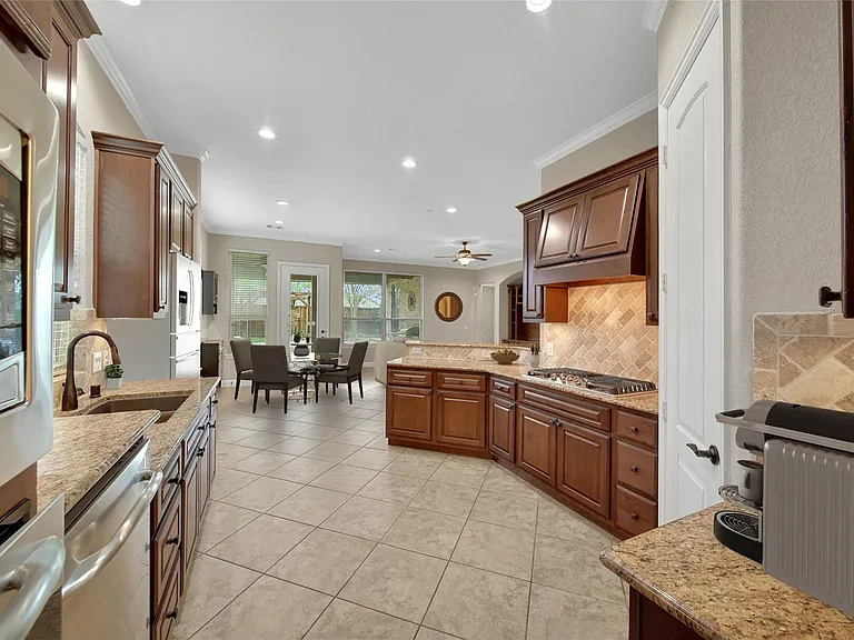 9422 Pecos Pass Ct — Photo 11