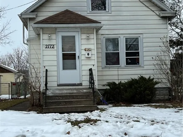 2772 Welch Ave, Niagara Falls, NY 14303
